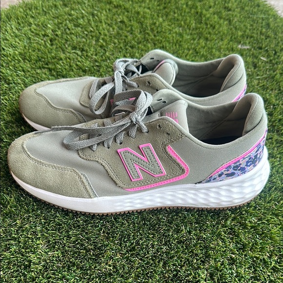 New Balance Shoes - *like new* New Balance Fresh Foam X70 Women’s Shoes Size 9.5